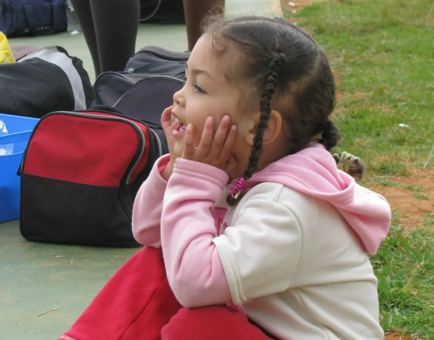 Natlie Ann Löffler, A girl with her hands on her cheeks